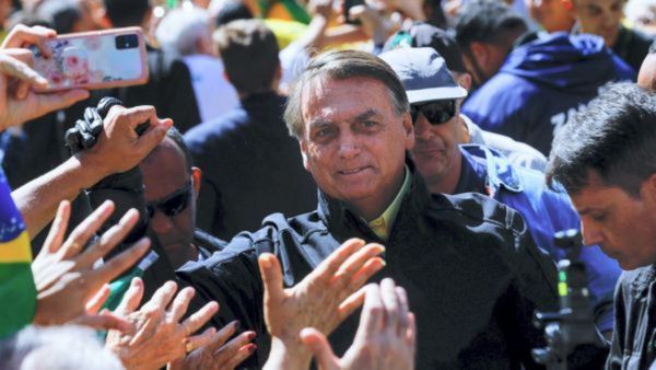 ब्राजील की राजनीति में भूचाल, पूर्व राष्ट्रपति बोल्सोनारो पर तख्तापलट का आरोप, कोर्ट ने घर में किया नजरबंद