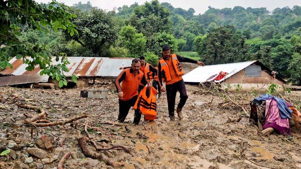 किस्तवाड़ के बाद अब कठुआ में प्रकृति का कहर, बारिश ने मचाई तबाही! फ्लैश फ्लड में 7 की मौत, कई लापता