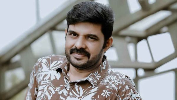 51 साल के फेमस एक्टर कलाभवन नवस की मौत, होटल में बेहोशी की हालत में मिले, जानें क्या उनके साथ