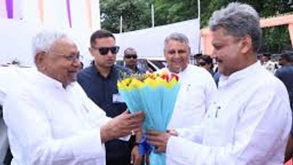 Bihar News: मुख्यमंत्री ने ललित नारायण मिश्र आर्थिक विकास एवं सामाजिक परिवर्तन संस्थान, पटना में प्रबंधन विकास केंद्र (एम०डी०सी०) एवं बालिका छात्रावास का किया उद्घाटन