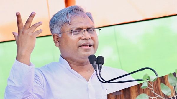 Bihar News: शराबबंदी पर JDU नेता के ही बिगड़े बोल, 'जो पीता है वो घर में चादर ओढ़कर सोता है'