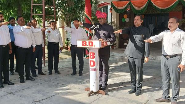 Independence Day 2025 : महराजगंज में स्वतंत्रता दिवस की धूम, डीएम ने लोगों से की यह खास अपील