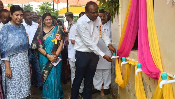 Maharajganj News: शुद्ध जल संकल्प के तहत चयनित विद्यालयों और बीआरसी में लगाए गए आरओ प्लांट