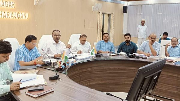 Maharajganj News: डीएम ने मुख्यमंत्री युवा उद्यमी सहित इन योजनाओं का जाना हाल, दिए यह निर्देश