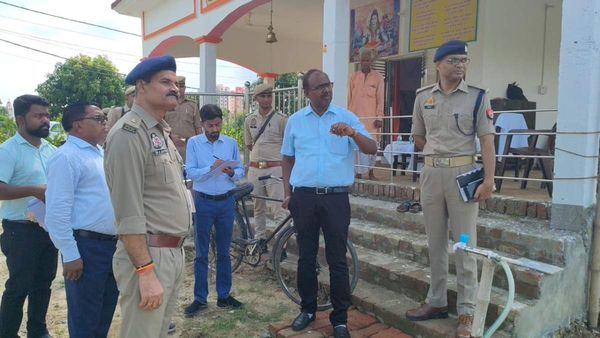 Maharajganj News: क्या हैं बंदियों की समस्याएं जिनके निस्तारण के लिए डीएम ने दिए यह निर्देश