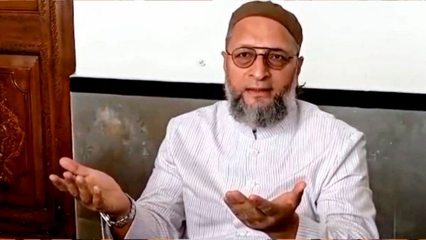 RSS प्रमुख की 'तीन बच्चों' वाली थ्योरी पर ओवैसी का हमला, बोले- महिलाओं पर बोझ डालना गलत