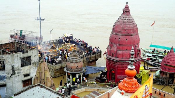 जलमग्न हुई 'बाबा की नगरी', उत्तर भारत में बारिश का कहर, वाराणसी के 44 गांव बाढ़ की चपेट में