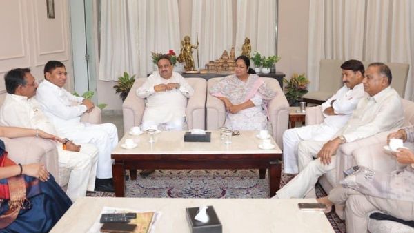 CM Rekha Gupta: जन सुनवाई में हमले के बाद सामने आई रेखा गुप्ता की पहली तस्वीर, बेहद ही शांत और सहज दिखीं CM