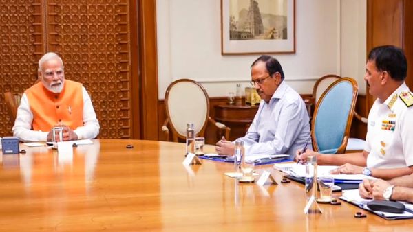 'हमने मुंह से निवाला छीन लिया, आपको मौका मिलेगा', भारत-पाक सीजफायर के बाद पीएम मोदी नेवी चीफ से क्‍यों बोले?