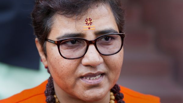 'हिंदू आतंकवाद के जन्मदाता कांग्रेस का मुंह हुआ काला', साध्वी प्रज्ञा सिंह ठाकुर ने फिर साधा निशाना