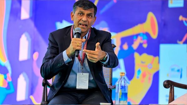 ट्रंप टैरिफ को लेकर EX RBI गवर्नर रघुराम राजन ने जताई गंभीर चिंता, बोले - देश के लिए ‘वेक-अप कॉल’