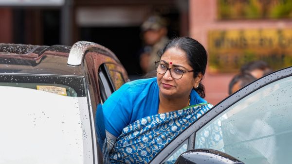 दिल्ली CM रेखा गुप्ता की सुरक्षा से हटाया गया CRPF कवर, हमले के बाद मिली थी Z+ सिक्योरिटी