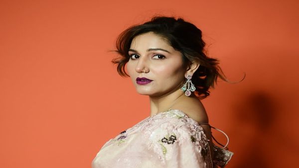 बिग बॉस फेम Sapna Choudhary ने खोला जिंदगी का काला सच, बताया किसकी वजह से खा लिया था जहर?