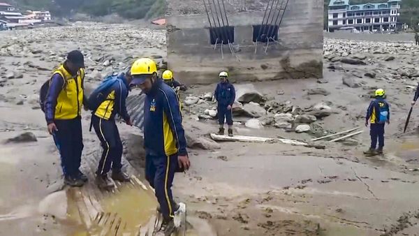 Uttarkashi Tragedy: 48 घंटों से गूंज रही चीखें! 3 की मौत, 8 जवान समेत 50 से ज्यादा लापता, अब तक क्या-क्या हुआ?