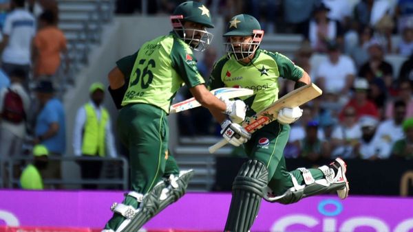 बाबर-रिज़वान ने वनडे को बनाया टेस्ट क्रिकेट, हारती हुई पाकिस्तानी टीम को हसन नवाज़ के तूफान से मिली जीत