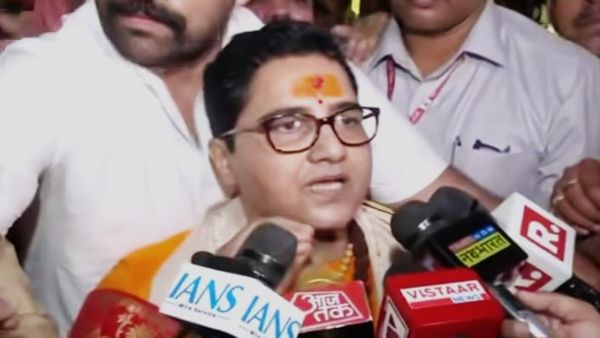 मालेगांव बम ब्लास्ट केस: साध्वी प्रज्ञा सिंह ठाकुर की बरी होने के बाद भोपाल में ढोल-नगाड़ों के साथ स्वागत