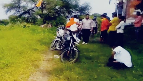 MP News: टीकमगढ़ में त्रासदी, जवाहरपुरा गांव में तलैया में डूबने से तीन बच्चों की मौत, परिवार में मातम