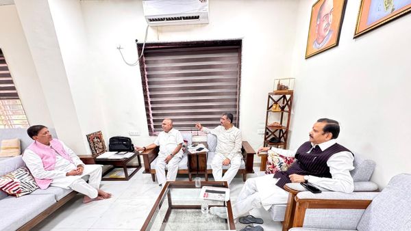 MP News: भिंड विधायक नरेंद्र सिंह कुशवाह को प्रदेश BJP कार्यालय में तलब, संगठन महामंत्री ने लगाई कड़ी फटकार