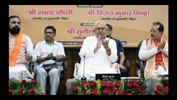 Bihar News: मुख्यमंत्री महिला रोजगार योजना को मिली मंजूरी: हर परिवार की एक महिला को मिलेगी ₹10,000 की सहायता