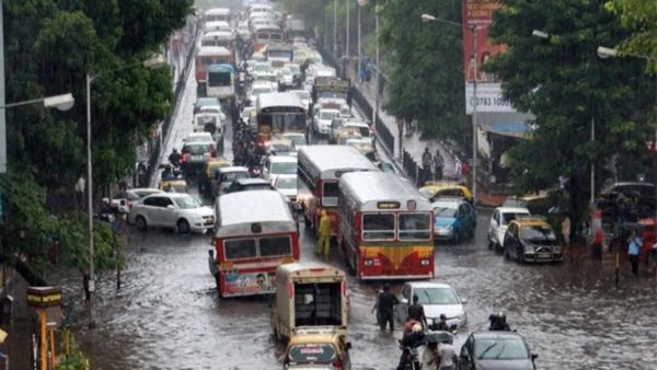 Maharashtra Weather: मुंबई में Red Alert, पुणे-रायगढ़ में भारी बारिश, जानिए मौसम अपडेट