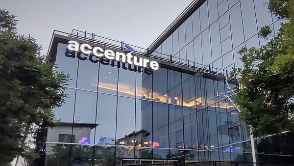 AI ने छीन ली 11,000 से अधिक लोगों की नौकरियां, Accenture के ले-ऑफ ने उड़ाई सबकी नींद