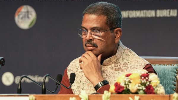 Bihar Election 2025: BJP ने धर्मेंद्र प्रधान को बनाया चुनाव प्रभारी, जानें कितना बदलेगा सियासी समीकरण?