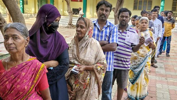 Bihar Final Voter List 2025: मतदाता सूची से कटे लाखों मतदाताओं के नाम, जानिए अब कितने वोटर चुनेंगे नई सरकार?