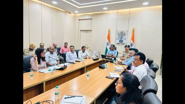 Bihar News: नेपाल में विरोध प्रदर्शनों के बाद बिहार की सीमावर्ती सुरक्षा व्यवस्था सुदृढ़: मुख्य सचिव ने अधिकारियों को दिए आवश्यक निर्देश