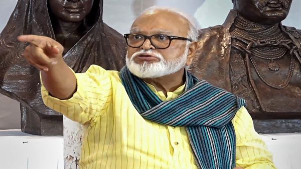 Maharashtra Politics: मराठा आरक्षण पर जंग! कैबिनेट बैठक से पहले छगन भुजबल आग बबूला हो निकले बाहर