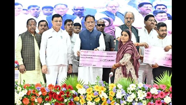Chhattisgarh News: श्रमवीर समाज की रीढ़ हैं, उनके योगदान से ही विकसित छत्तीसगढ़ का सपना होगा साकार : मुख्यमंत्री श्री विष्णु देव साय