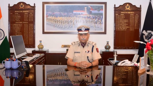 CISF new chief: कौन हैं प्रवीर रंजन? संभाला सीआईएसएफ महानिदेशक का पद, प्रवीण कुमार ITBP चीफ नियुक्त