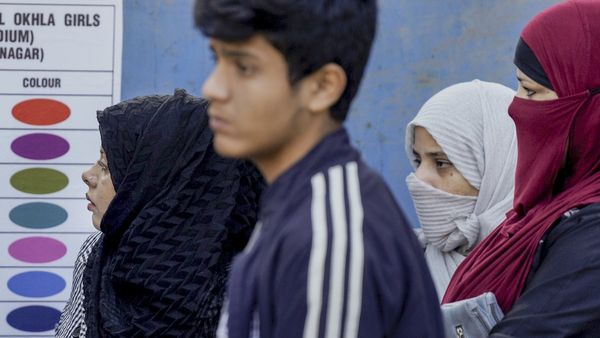 Delhi Voter list SIR: दिल्‍ली में वोटर लिस्‍ट जांच के लिए EC ने शुरू किया SIR, क्‍या दस्‍तावेज हैं जरूरी?