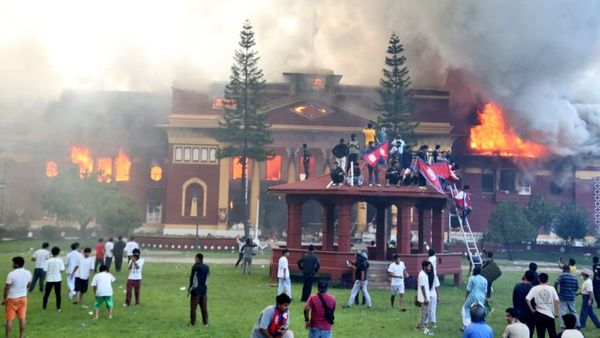 Nepal Gen Z Protest: दो फाड़ हुआ नेपाल का Gen Z आंदोलन? एक और नेता की एंट्री के बाद आपस में चले लात-घूंसे
