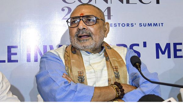 Bihar Chunav: Giriraj Singh ने तेजस्वी यादव को बताया कपूत, कहा- 'दुर्गा मां कभी आशीर्वाद नहीं देंगी'