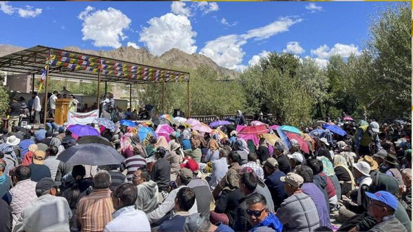 Ladakh violence: LAB ने केंद्र के साथ बातचीत का किया बायकॉट, शांति बहाल होने तक नहीं होंगी बैठकें