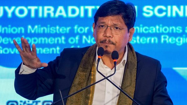 मेघालय में अचानक 8 मंत्रियों ने क्यों छोड़ा पद? BJP के भी एक मंत्री ने दिया इस्तीफा