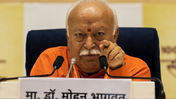 'भारत की बढ़ती ताकत से डर रहा है विश्व', मोहन भागवत ने ट्रंप के टैरिफ पर साधा निशाना