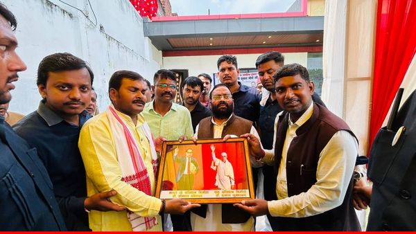 UP News: वाराणसी में स्वामी प्रसाद मौर्या ने भाजपा पर साधा निशाना, कहा- मां किसी की भी हो उसका सम्मान जरूरी