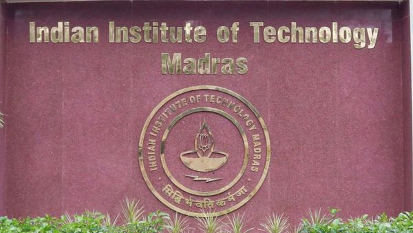 NIRF Rankings 2025: हिंदू कॉलेज नंबर वन, IIT मद्रास लगातार 10वीं बार इंजीनियरिंग कॉलेज में टॉप पर