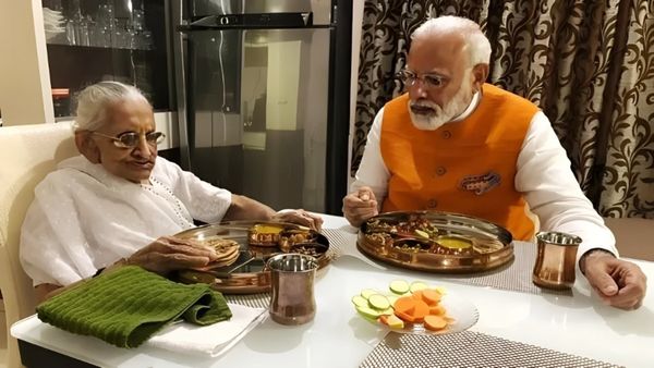 PM Modi Diet Expenses: नरेंद्र मोदी की 'सुपरफिट' डाइट में कितना होता है खर्च? मां से जुड़ा है फेवरेट फूड! 
