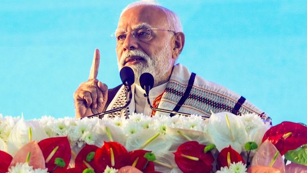 PM Modi ने मणिपुर से नेपाल को दिया संदेश, कहा- 'नई पीढ़ी बदलाव के लिए तैयार है'