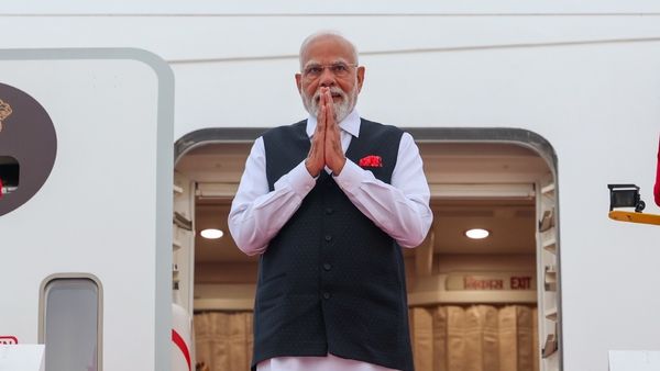 PM Modi 75th Birthday: यूं ही नहीं बनता कोई यशस्वी महानायक