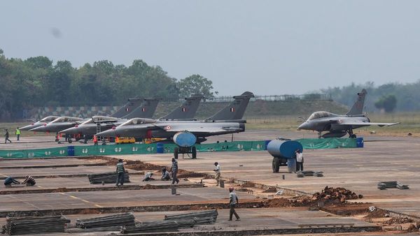 अब 2 लाख करोड़ के 'देसी' राफेल उड़ाएंगे दुश्मनों की नींद! क्या है भारतीय वायुसेना का गेमचेंजर प्लान?