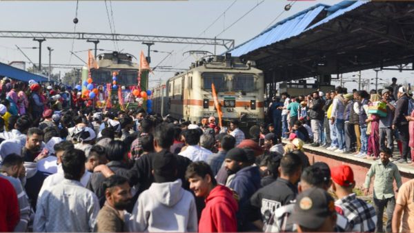 Special Trains: यात्रियों का सफर होगा आसान, हर रुट पर रेलवे चलाएगा 12 हजार से ज्यादा स्पेशल ट्रेनें