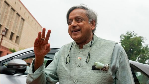 भारत के लिए ट्रंप के 'बदले लहजे' पर थरूर ने किया पलटवार, बोले- हिंदुस्तान पुराने जख्म नहीं भूल सकता