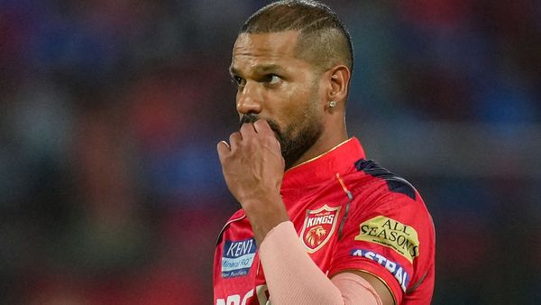 Shikhar Dhawan पर ED का शिकंजा, सट्टेबाज़ी ऐप कांड में जुड़ा नाम, इन स्टार्स से भी होगी पूछताछ