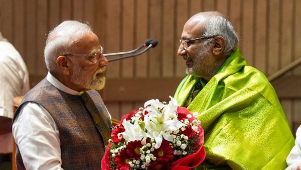 VP Election 2025: NDA उम्मीदवार सी.पी. राधाकृष्णन बनें उपराष्ट्रपति, विपक्ष ने कहा- यह विचारधारा की लड़ाई है