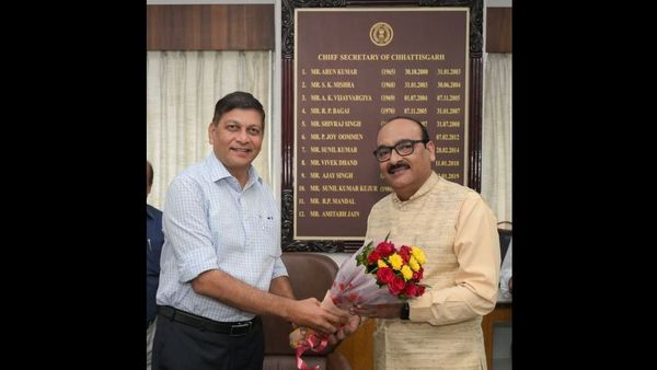 छत्तीसगढ़ के नवनियुक्त मुख्य सचिव श्री विकासशील ने कार्यभार संभाला