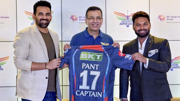 IPL 2026 से पहले LSG से अलग हुए जहीर खान, सिर्फ एक सीजन बाद ही क्यों छोड़ी टीम? फैंस हैरान