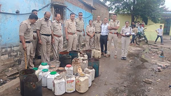 भोपाल में आबकारी विभाग का शराब विरोधी तूफान, 3.5 लाख कीमत का जखीरा बरामद, जानिए कैसे हुई कार्रवाई